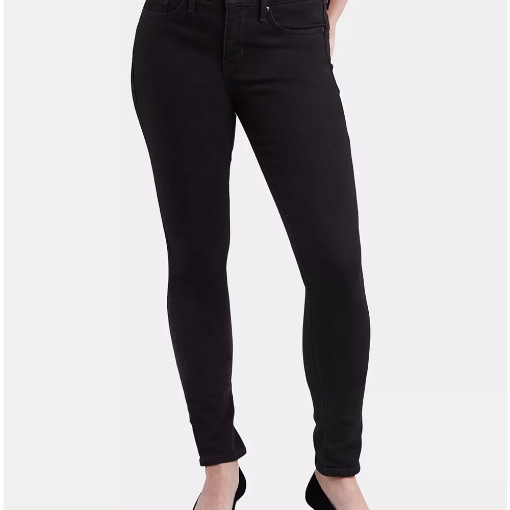 Levi’s Women's 311 Shaping Skinny Jeans